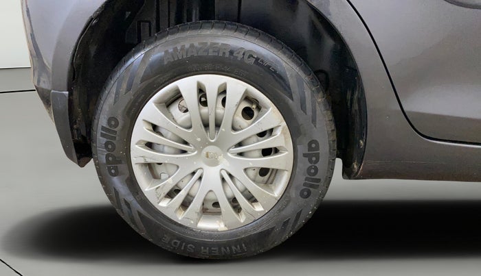 2015 Maruti Swift LXI (O), Petrol, Manual, 69,788 km, Right Rear Wheel