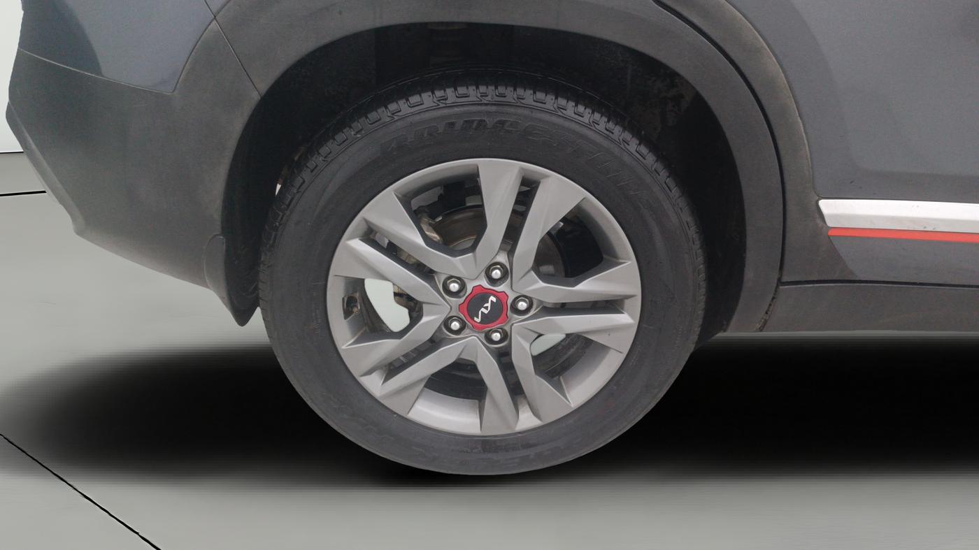 2021 KIA SELTOS HTX PLUS AT1.5 DIESEL, Diesel, Automatic, 1,17,539 km, Right Rear Wheel