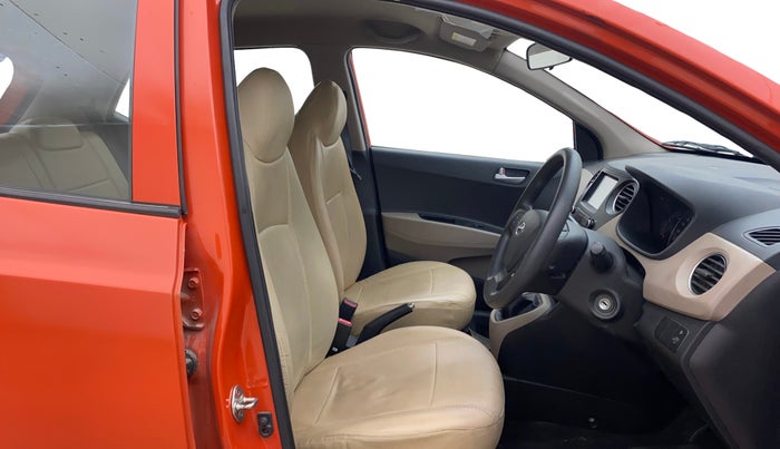 2017 Hyundai Grand i10 SPORTZ (O) 1.2 KAPPA VTVT, Petrol, Manual, 28,929 km, Right Side Front Door Cabin