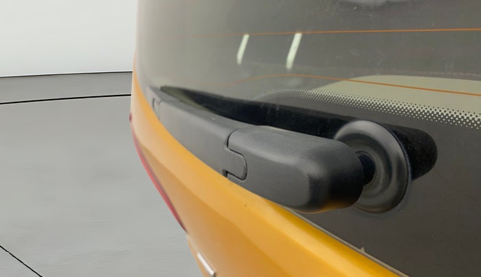 2019 Renault TRIBER RXZ, Petrol, Manual, 30,532 km, Rear Wiper