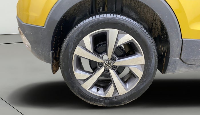 2023 Volkswagen TAIGUN TOPLINE 1.0 TSI MT, Petrol, Manual, 23,978 km, Right Rear Wheel