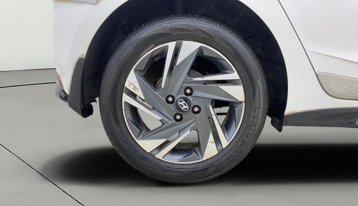 2022 Hyundai NEW I20 ASTA 1.2 MT, Petrol, Manual, 32,403 km, Right Rear Wheel
