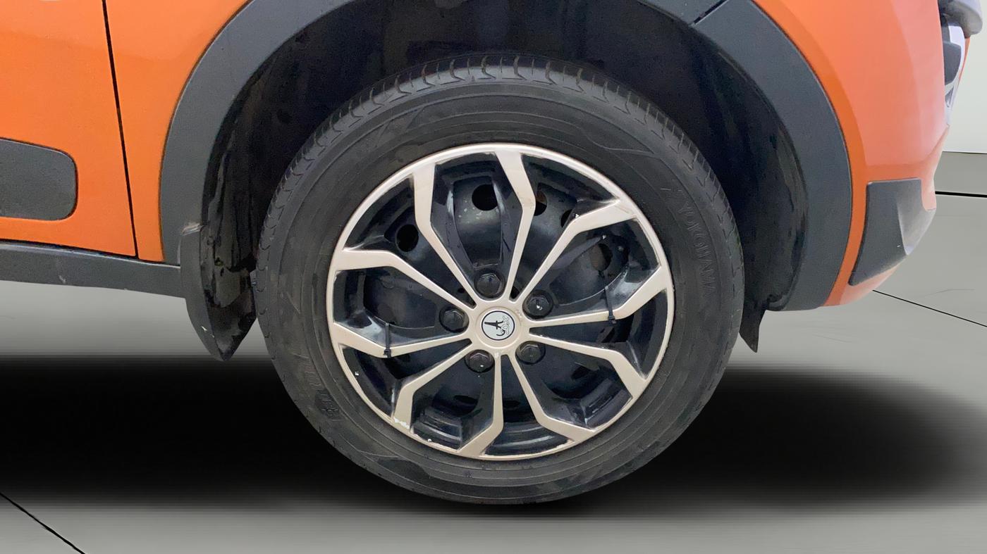 2019 Tata NEXON XT PLUS PETROL, Petrol, Manual, 1,09,366 km, Right Front Wheel