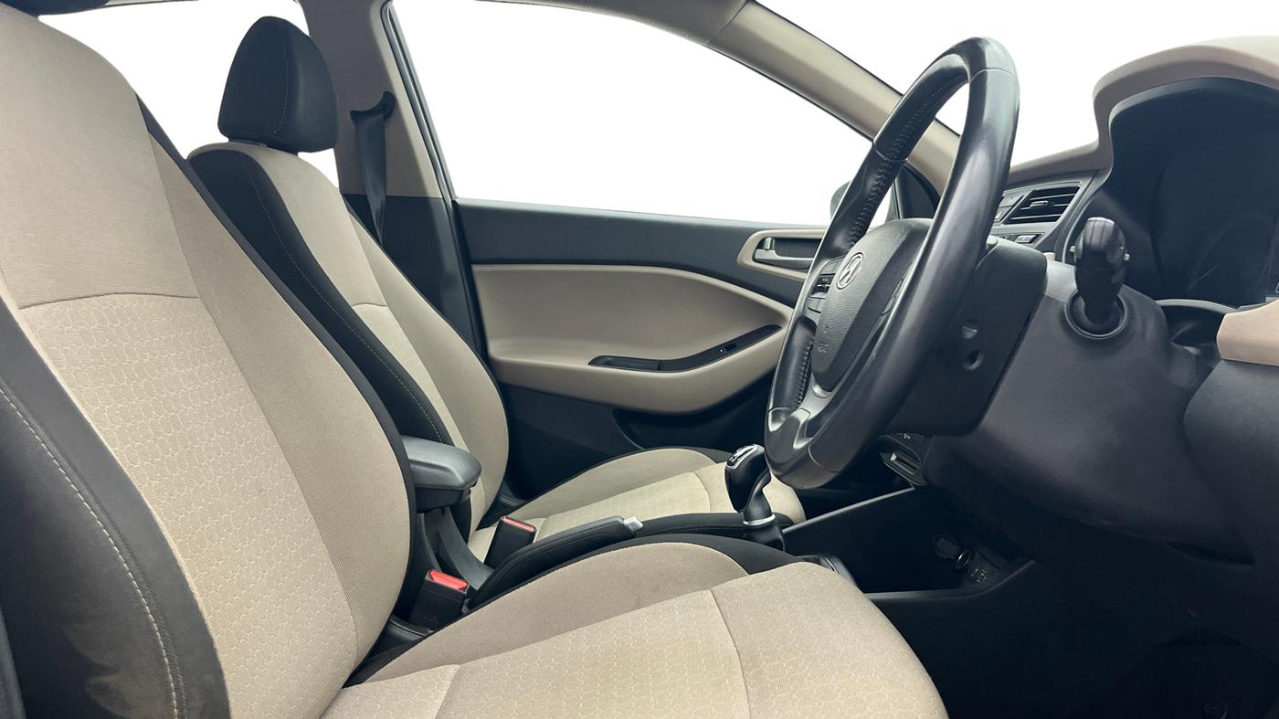 2014 Hyundai Elite i20 ASTA 1.4 CRDI, Diesel, Manual, 46,376 km, Right Side Front Door Cabin