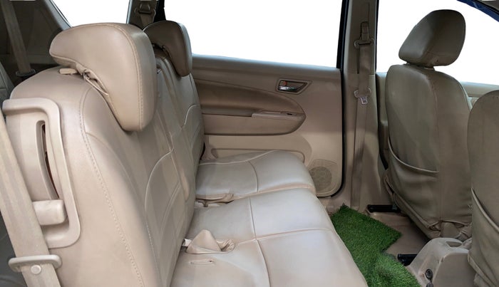 2016 Maruti Ertiga VDI SHVS, Diesel, Manual, 1,07,444 km, Right Side Rear Door Cabin