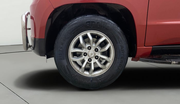 2016 Mahindra TUV300 T8 AMT, Diesel, Automatic, 86,242 km, Left Front Wheel