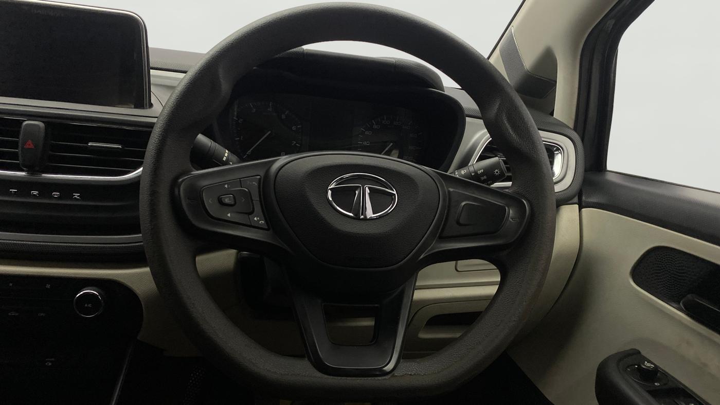 2022 Tata ALTROZ XM PLUS PETROL, Petrol, Manual, 49,469 km, Steering Wheel Close Up