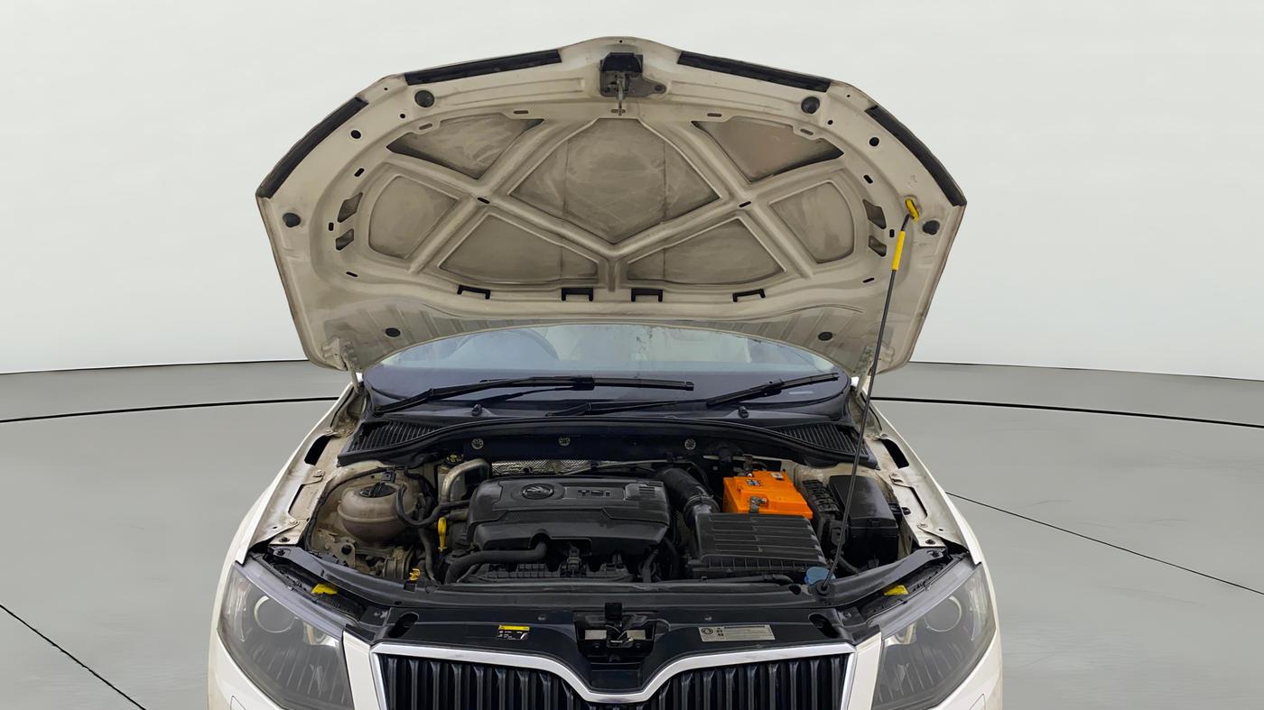 2017 Skoda Octavia AMBITION PLUS AT 1.8 TSI, Petrol, Automatic, 64,017 km, Open Bonet