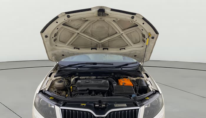 2017 Skoda Octavia AMBITION PLUS AT 1.8 TSI, Petrol, Automatic, 64,017 km, Open Bonet
