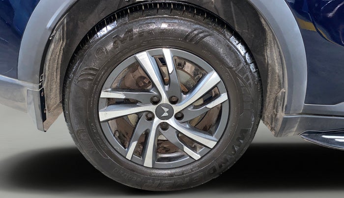 2021 Mahindra XUV700 AX 5 P MT 7 STR, Petrol, Manual, 11,809 km, Right Rear Wheel