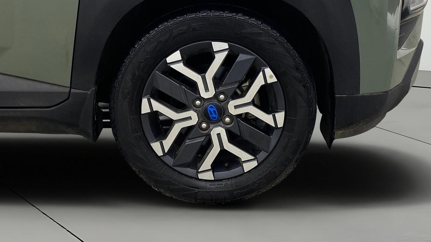 2024 Hyundai EXTER SX(O) CONNECT 1.2 AMT DUAL TONE, Petrol, Automatic, 26,969 km, Right Front Wheel
