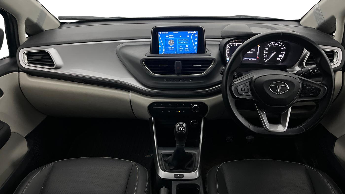 2023 Tata ALTROZ XZ PLUS PETROL, Petrol, Manual, 19,861 km, Dashboard