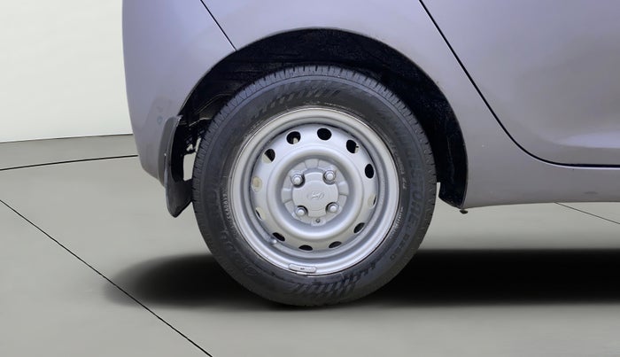 2017 Hyundai Eon ERA +, Petrol, Manual, 30,745 km, Right Rear Wheel