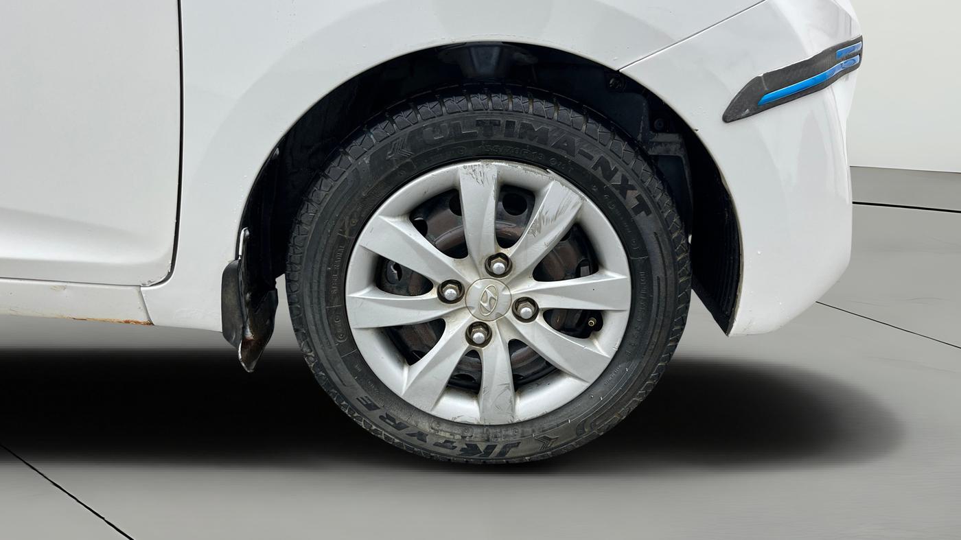 2013 Hyundai Eon MAGNA +, Petrol, Manual, 83,349 km, Right Front Wheel