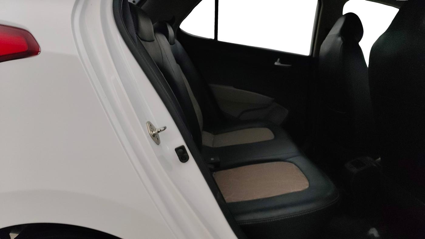2019 Hyundai Grand i10 SPORTZ AT 1.2 KAPPA VTVT, Petrol, Automatic, 18,810 km, Right Side Rear Door Cabin