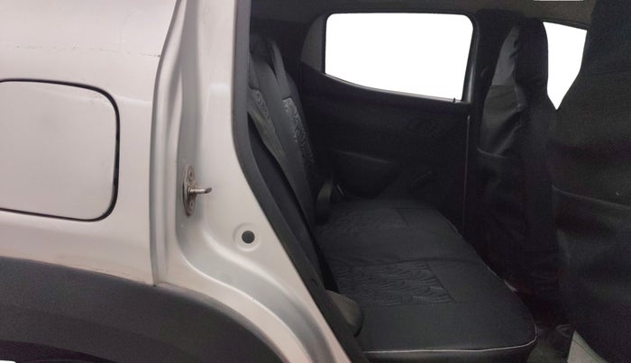 2016 Renault Kwid RXT 0.8, Petrol, Manual, 94,841 km, Right Side Rear Door Cabin