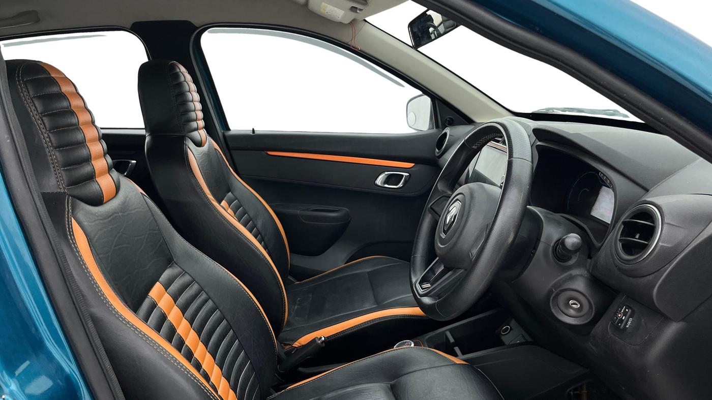 2020 Renault Kwid CLIMBER 1.0 AMT (O), CNG, Automatic, 72,002 km, Right Side Front Door Cabin