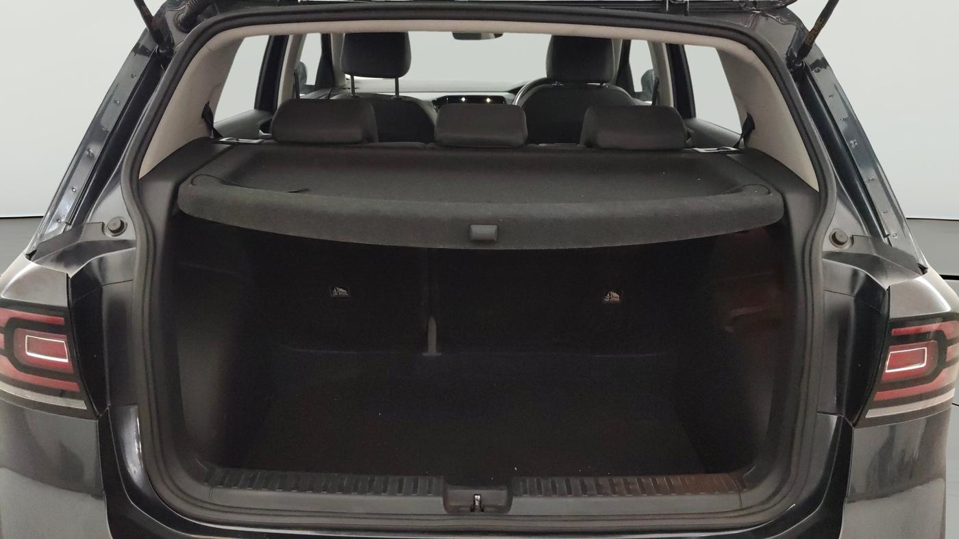 2023 Volkswagen TAIGUN TOPLINE 1.0 TSI AT, Petrol, Automatic, 33,166 km, Boot Open Zoomed View
