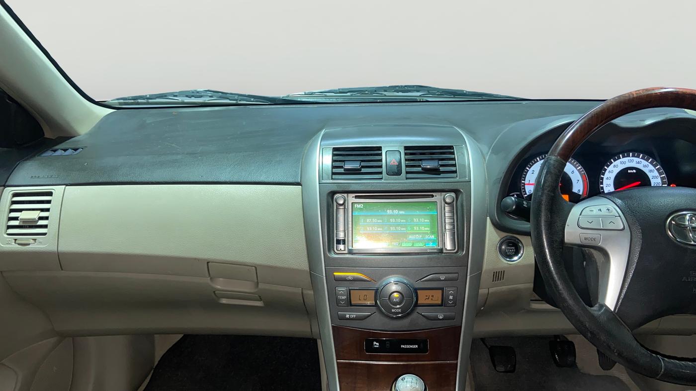 2013 Toyota Corolla Altis GL PETROL, CNG, Manual, 1,06,959 km, Air Conditioner