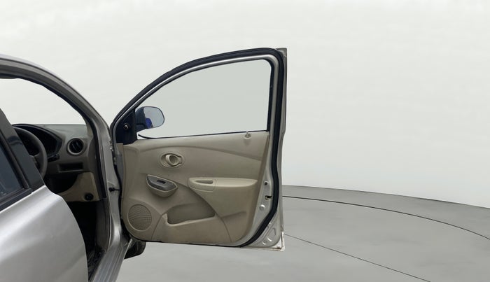 2015 Datsun Go Plus T, Petrol, Manual, 80,669 km, RHS Front Door