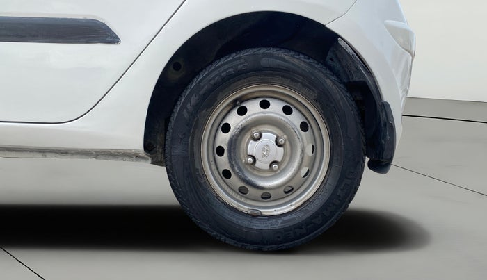 2014 Hyundai i10 MAGNA 1.1, Petrol, Manual, 1,31,558 km, Left Rear Wheel