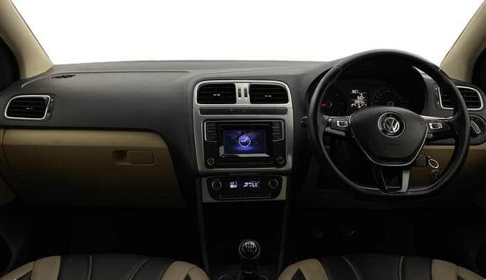 2017 Volkswagen Polo HIGHLINE1.5L, Diesel, Manual, 1,09,963 km, Dashboard