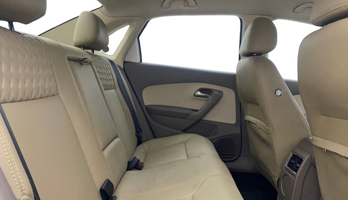 2014 Skoda Rapid ELEGANCE 1.6 MPI AT, CNG, Automatic, 43,105 km, Right Side Rear Door Cabin