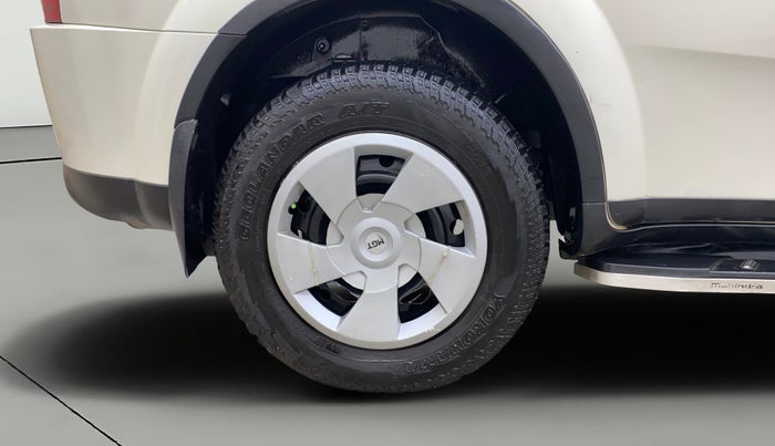 2015 Mahindra XUV500 W6, Diesel, Manual, 92,098 km, Right Rear Wheel