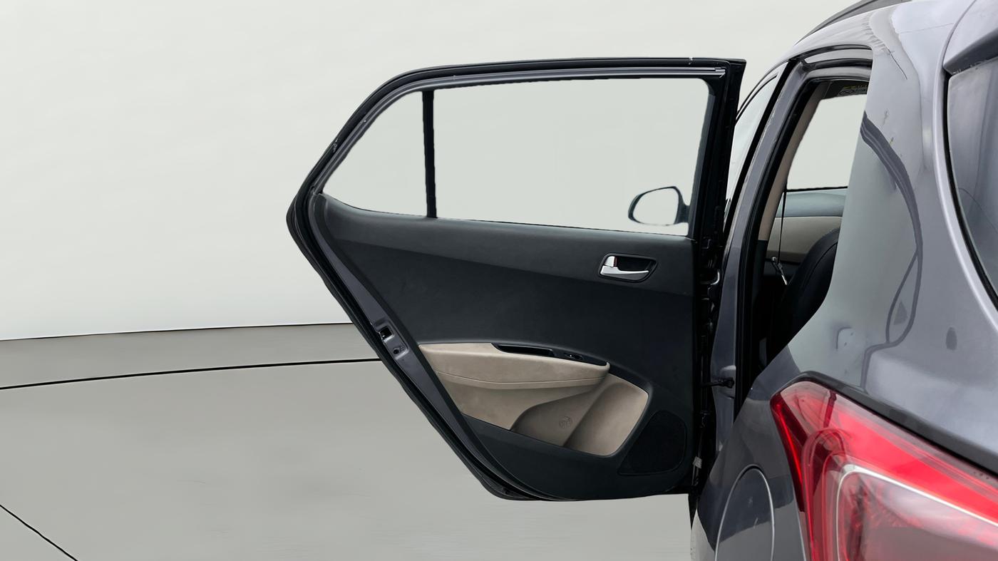 2017 Hyundai Grand i10 SPORTZ (O) AT 1.2 KAPPA VTVT, Petrol, Automatic, 67,332 km, LHS Rear Door