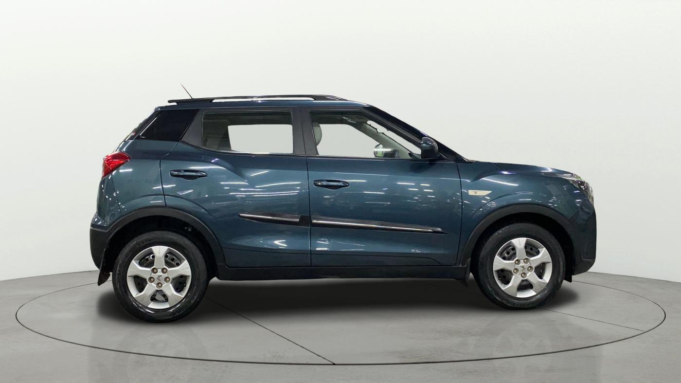2022 Mahindra XUV300 W6 1.5 DIESEL AMT, Diesel, Automatic, 17,803 km, Right Side View