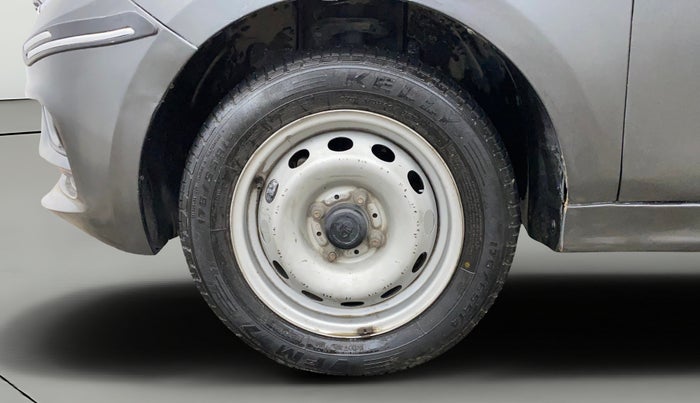 2022 Tata Tiago XM CNG, CNG, Manual, 98,417 km, Left Front Wheel