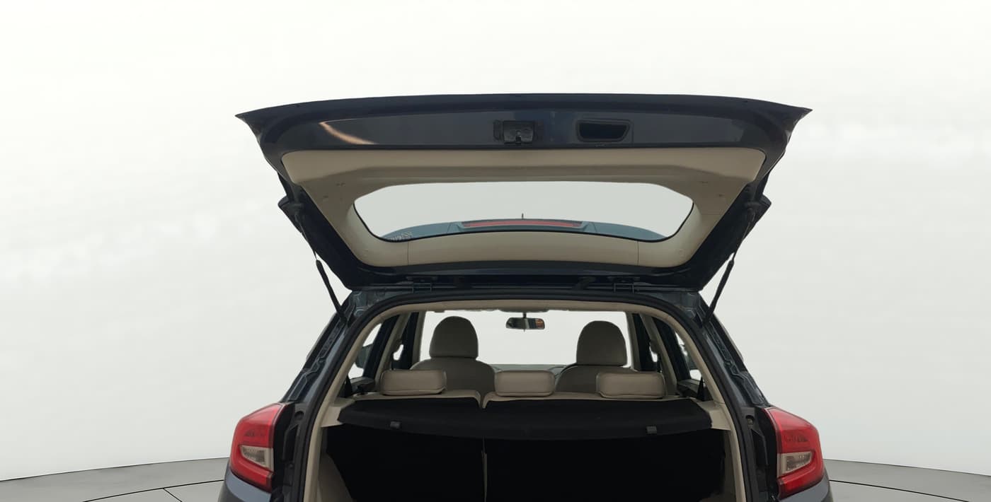 2019 Mahindra XUV300 W6 1.2 PETROL, Petrol, Manual, 59,391 km, Boot Door Open