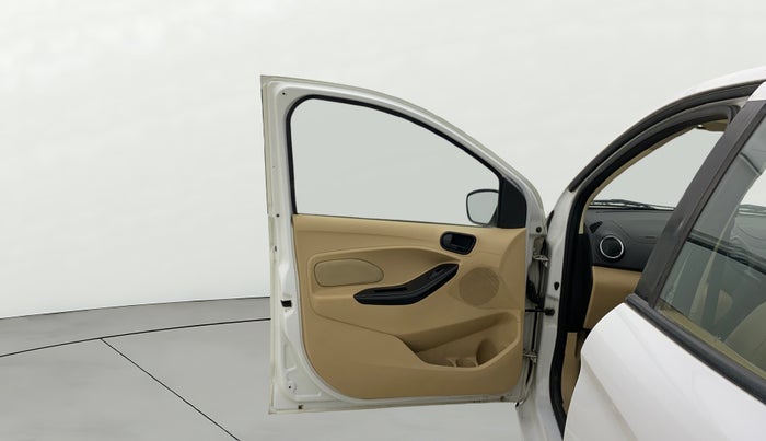 2015 Ford Figo Aspire TREND 1.2 PETROL, Petrol, Manual, 1,00,000 km, LHS Front Door