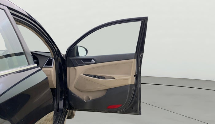 2017 Hyundai Tucson GLS 2WD AT DIESEL, Diesel, Automatic, 1,32,365 km, RHS Front Door