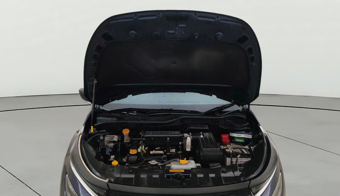 2024 Tata ALTROZ XZA + SUNROOF, Petrol, Automatic, 13,097 km, Open Bonet