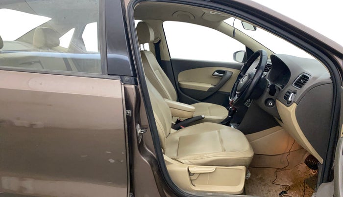 2016 Volkswagen Vento HIGHLINE PETROL AT, Petrol, Automatic, 1,21,926 km, Right Side Front Door Cabin