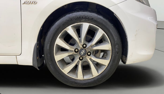 2014 Hyundai Verna FLUIDIC 1.6 CRDI SX AT, Diesel, Automatic, 68,737 km, Right Front Wheel