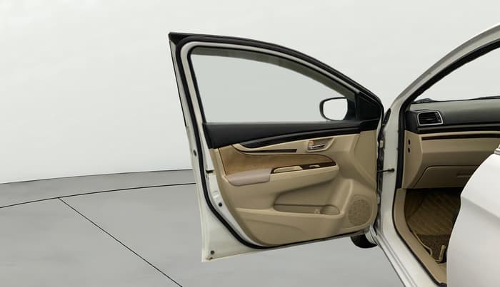2016 Maruti Ciaz VDI+ SHVS, Diesel, Manual, 79,947 km, LHS Front Door