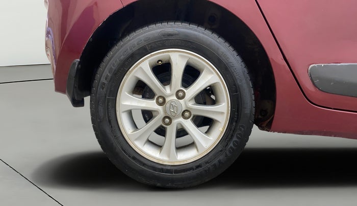 2015 Hyundai Grand i10 ASTA 1.2 KAPPA VTVT, Petrol, Manual, 1,18,778 km, Right Rear Wheel
