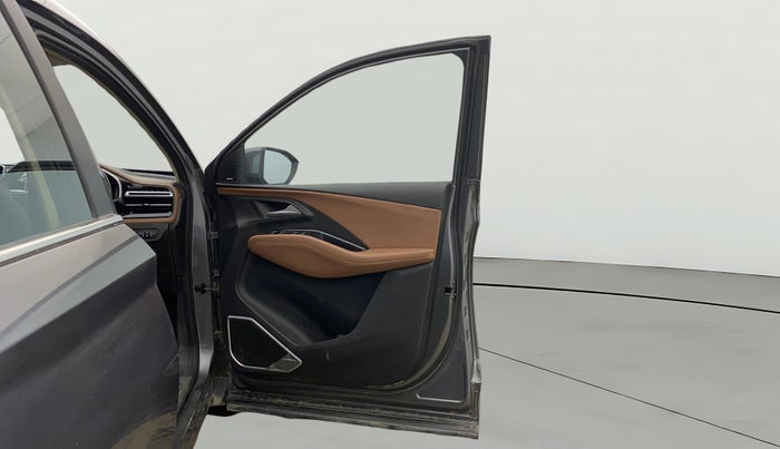 2023 MG HECTOR PLUS SHARP PRO 2.0 TURBO DIESEL 7 STR, Diesel, Manual, 49,840 km, RHS Front Door