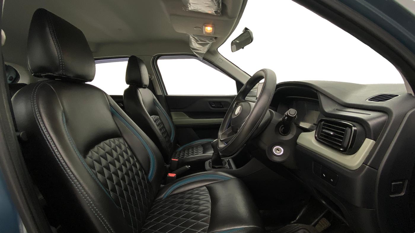 2024 Tata PUNCH ADVENTURE MT, Petrol, Manual, 14,288 km, Right Side Front Door Cabin
