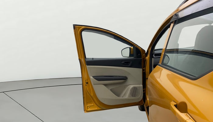 2020 Renault TRIBER RXL AMT, Petrol, Automatic, 40,441 km, LHS Front Door