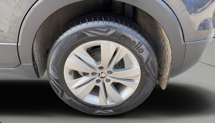 2023 Skoda KUSHAQ AMBITION 1.0L TSI MT, Petrol, Manual, 17,583 km, Left Rear Wheel