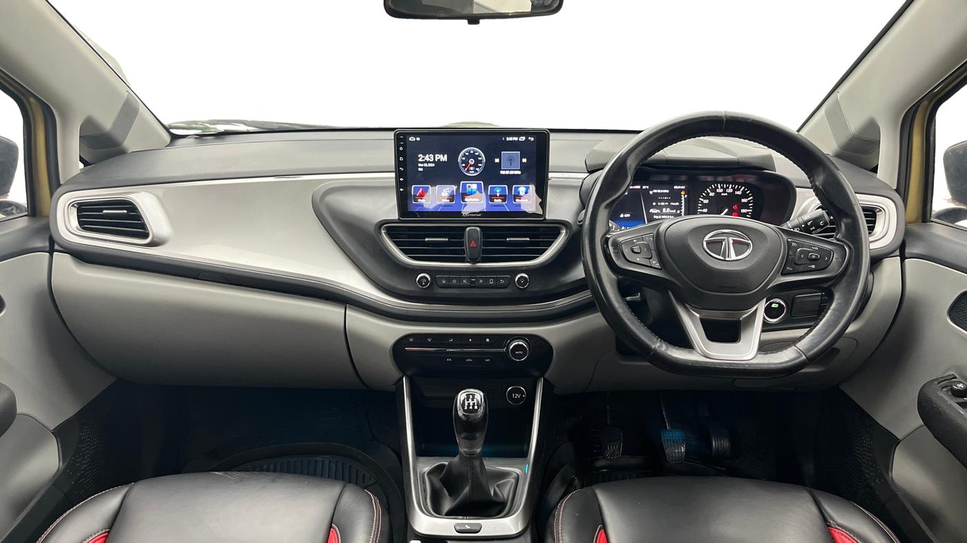 2020 Tata ALTROZ XZ PETROL, Petrol, Manual, 1,15,804 km, Dashboard