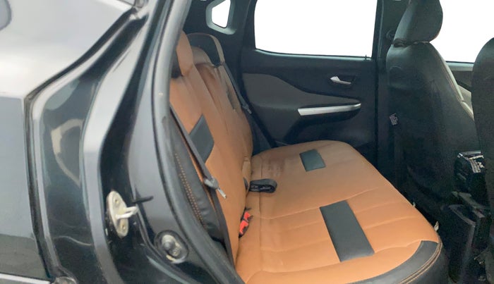 2022 Nissan MAGNITE XV MT, Petrol, Manual, 86,686 km, Right Side Rear Door Cabin