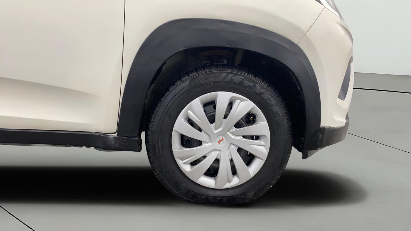 2017 Mahindra KUV 100 NXT K4+ D 6 STR, Diesel, Manual, 98,054 km, Right Front Wheel