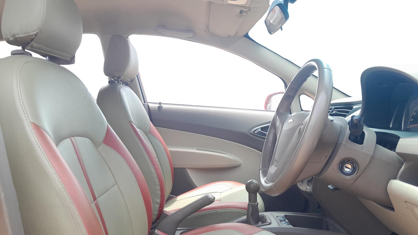 2013 Chevrolet Sail UVA 1.2 LT ABS, Petrol, Manual, 62,982 km, Right Side Front Door Cabin
