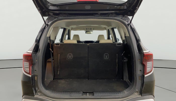 2022 KIA CARENS LUXURY PLUS 1.4 PETROL DCT 7 STR, Petrol, Automatic, 82,165 km, Boot Open Zoomed View