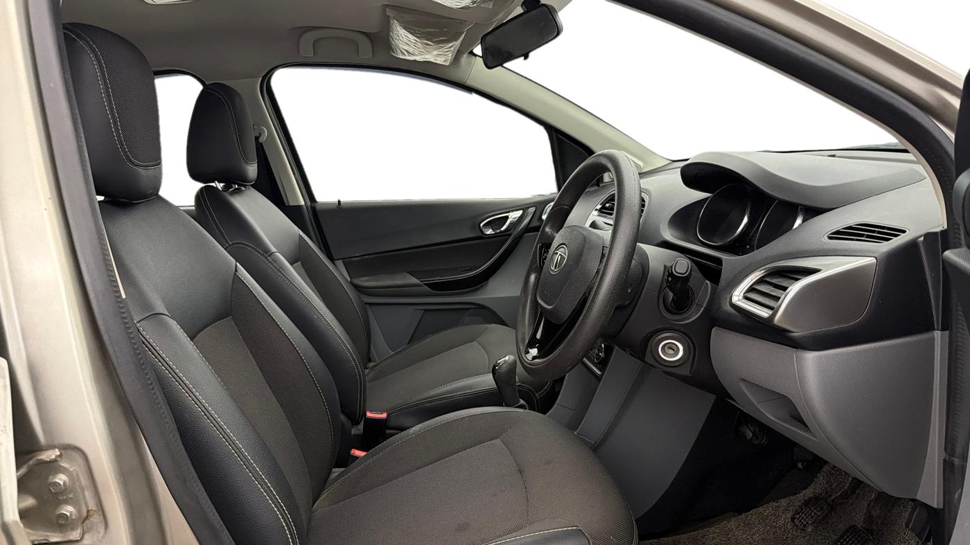2019 Tata TIGOR XZ PLUS PETROL, Petrol, Manual, 68,316 km, Right Side Front Door Cabin