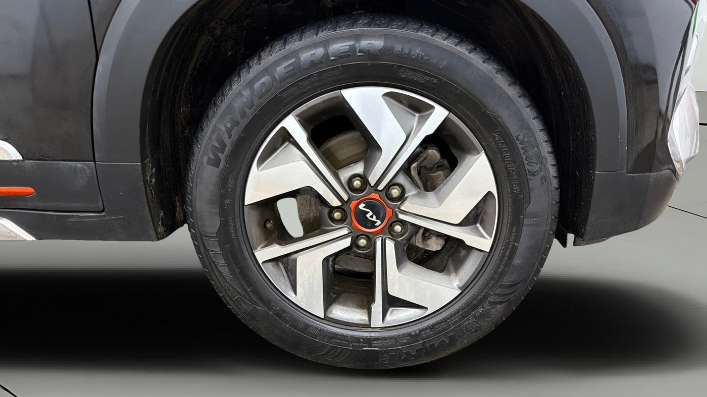 2022 KIA SONET HTX ANNIVERSARY EDITION 1.0 IMT, Petrol, Manual, 75,110 km, Right Front Wheel